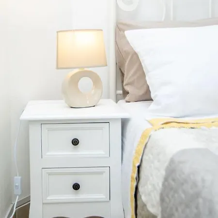 Elizabeth House Apartment