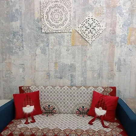 Elizabeth House Apartment